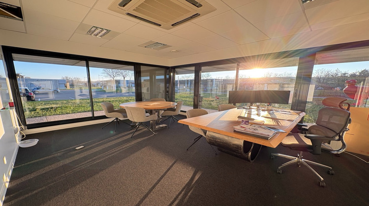 Ma-Cabane - Location Local commercial LE COTEAU, 1200 m²