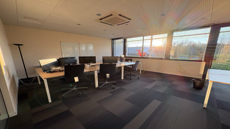 Ma-Cabane - Location Local commercial LE COTEAU, 1200 m²