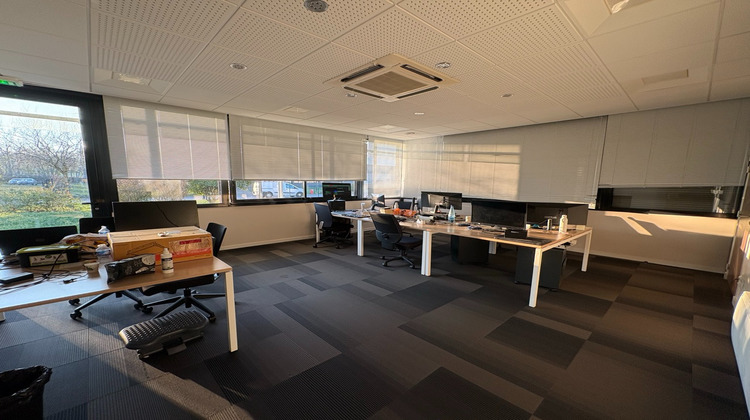 Ma-Cabane - Location Local commercial LE COTEAU, 1200 m²