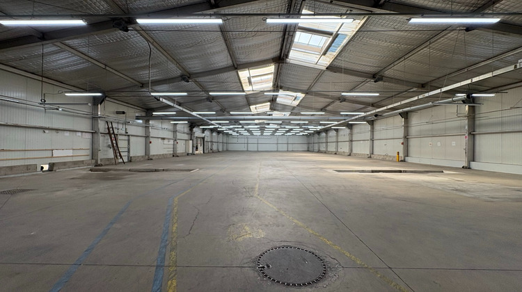 Ma-Cabane - Location Local commercial LE COTEAU, 3286 m²