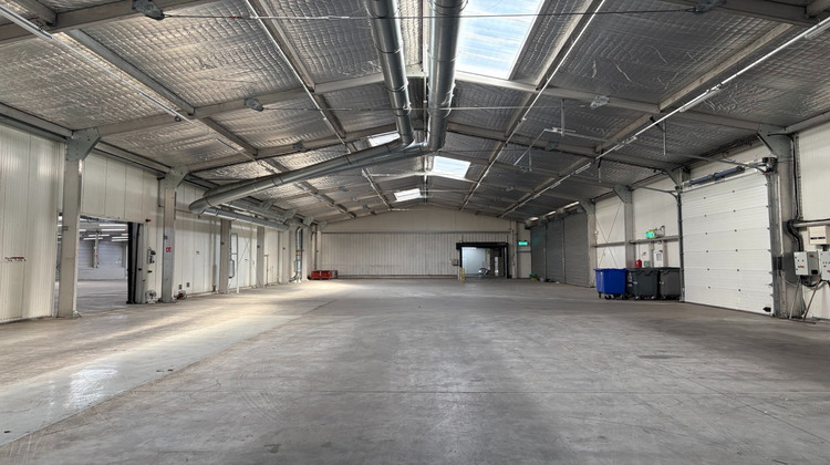Ma-Cabane - Location Local commercial LE COTEAU, 3286 m²