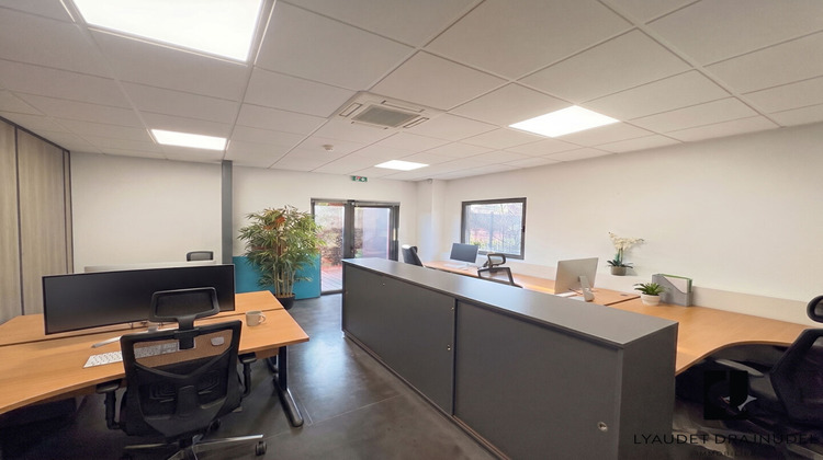 Ma-Cabane - Location Local commercial LE COTEAU, 5650 m²