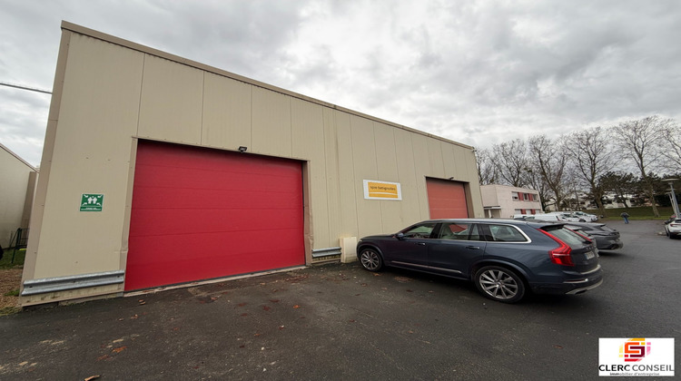 Ma-Cabane - Location Local commercial Le Grand-Quevilly, 835 m²