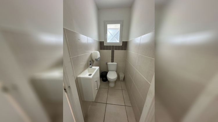 Ma-Cabane - Location Local commercial LE HAILLAN, 101 m²