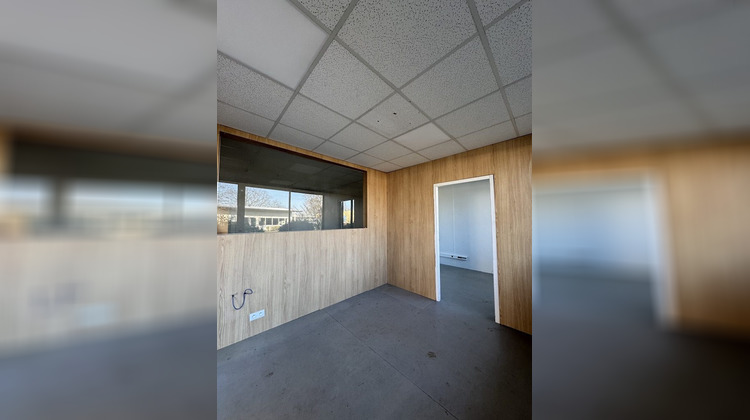 Ma-Cabane - Location Local commercial Le Haillan, 220 m²