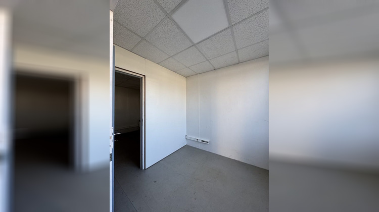 Ma-Cabane - Location Local commercial Le Haillan, 220 m²