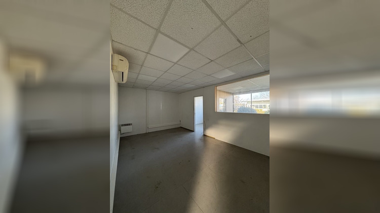 Ma-Cabane - Location Local commercial Le Haillan, 220 m²