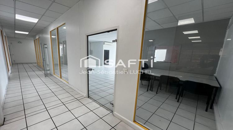 Ma-Cabane - Location Local commercial Le Lamentin, 88 m²