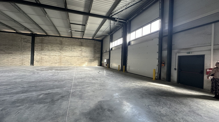 Ma-Cabane - Location Local commercial Le Mesnil-Amelot, 300 m²