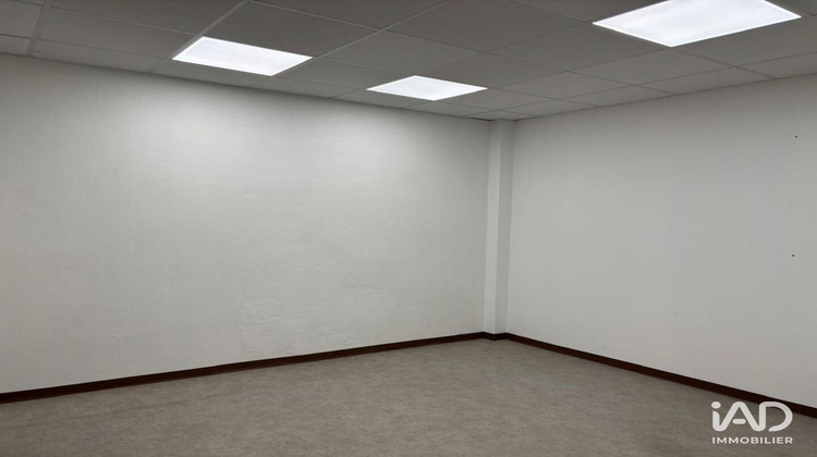 Ma-Cabane - Location Local commercial Le Mesnil-Saint-Denis, 305 m²