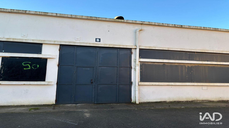 Ma-Cabane - Location Local commercial Le Mesnil-Saint-Denis, 525 m²