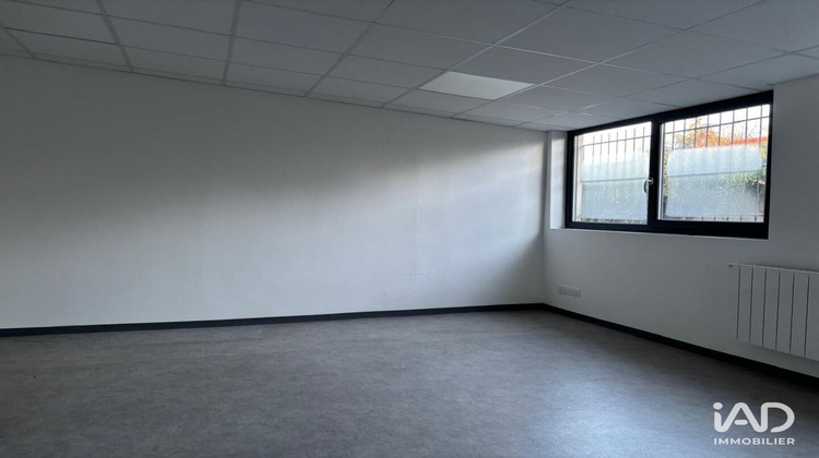 Ma-Cabane - Location Local commercial Le Mesnil-Saint-Denis, 305 m²