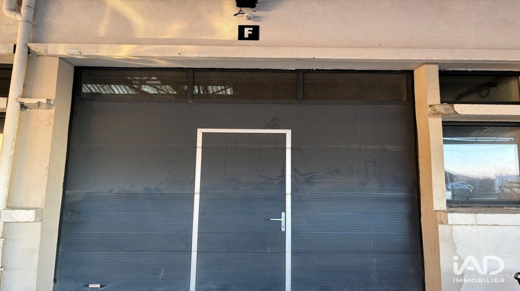 Ma-Cabane - Location Local commercial Le Mesnil-Saint-Denis, 202 m²