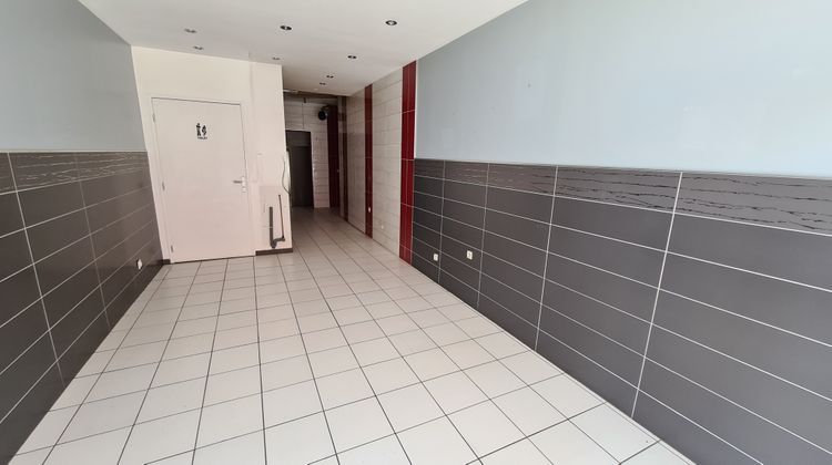 Ma-Cabane - Location Local commercial Le Puy-en-Velay, 340 m²