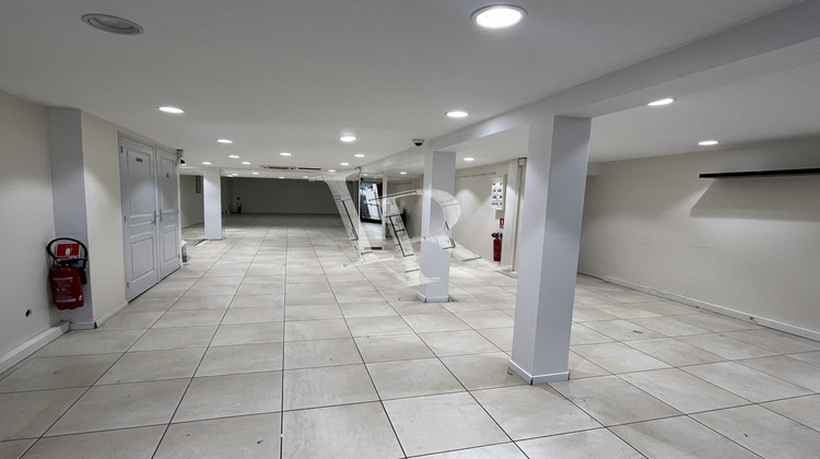 Ma-Cabane - Location Local commercial Le Puy-en-Velay, 175 m²