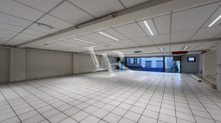 Ma-Cabane - Location Local commercial Le Puy-en-Velay, 806 m²