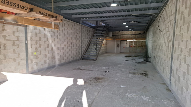 Ma-Cabane - Location Local commercial LE ROVE, 200 m²