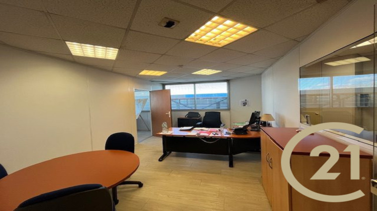 Ma-Cabane - Location Local commercial Le Sequestre, 300 m²