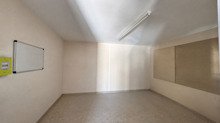 Ma-Cabane - Location Local commercial LE THOR, 177 m²