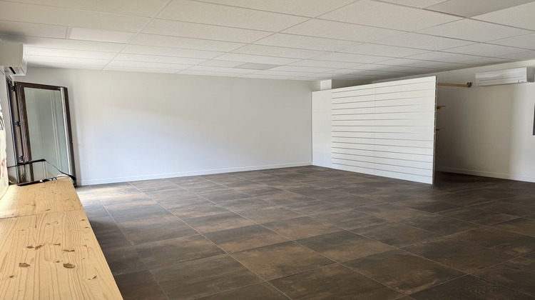 Ma-Cabane - Location Local commercial Léognan, 101 m²
