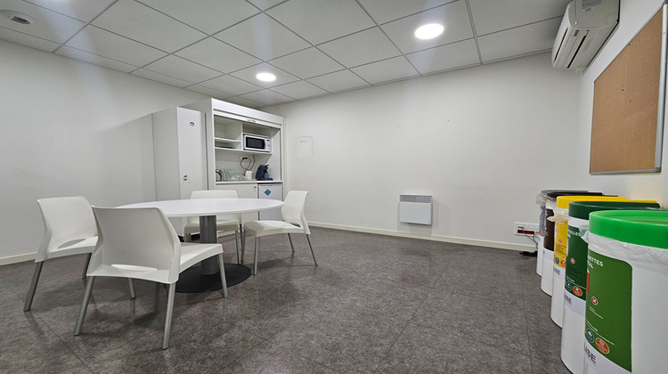 Ma-Cabane - Location Local commercial LES ANGLES, 176 m²