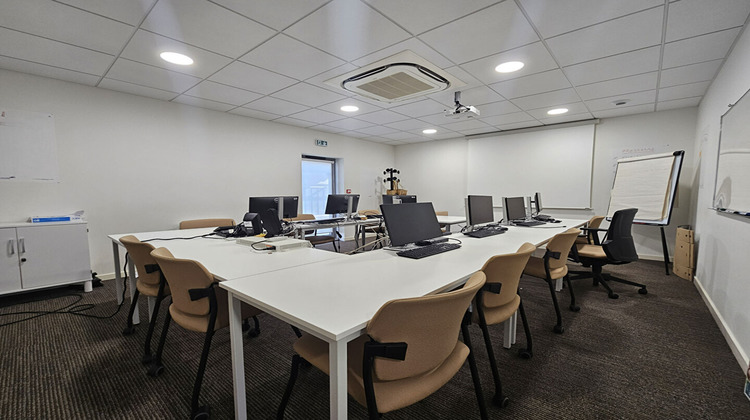 Ma-Cabane - Location Local commercial LES ANGLES, 176 m²