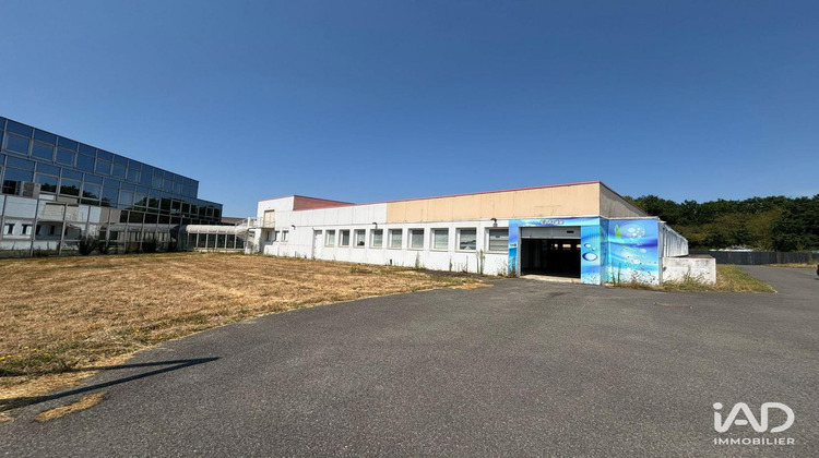 Ma-Cabane - Location Local commercial Les Essarts-le-Roi, 1200 m²