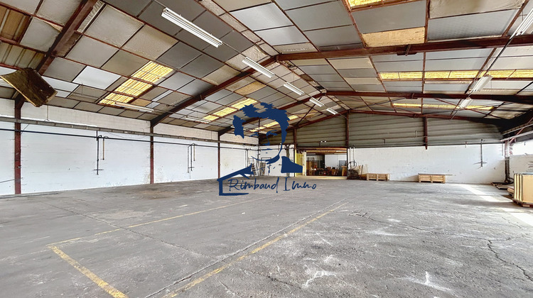 Ma-Cabane - Location Local commercial Les Hautes-Rivières, 700 m²