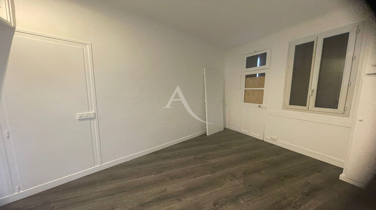 Ma-Cabane - Location Local commercial LES LILAS, 57 m²