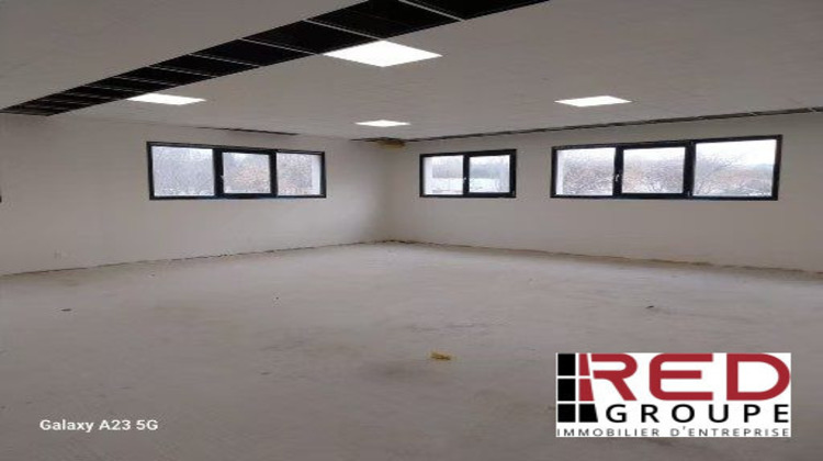 Ma-Cabane - Location Local commercial Les Pennes-Mirabeau, 230 m²