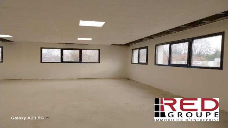 Ma-Cabane - Location Local commercial Les Pennes-Mirabeau, 230 m²