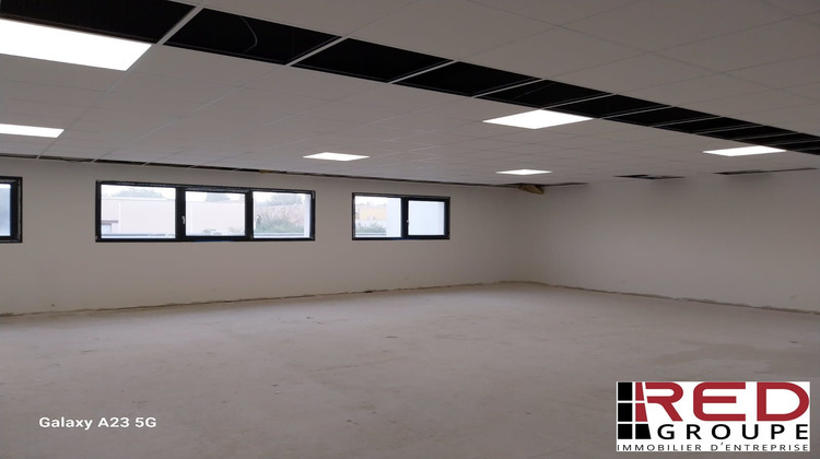 Ma-Cabane - Location Local commercial Les Pennes-Mirabeau, 230 m²