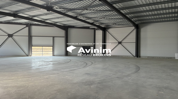 Ma-Cabane - Location Local commercial Les Pennes-Mirabeau, 550 m²