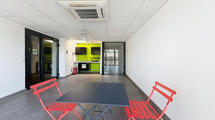 Ma-Cabane - Location Local commercial LES PENNES MIRABEAU, 15 m²