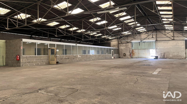Ma-Cabane - Location Local commercial Les Ponts-de-Cé, 1500 m²