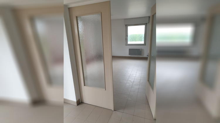 Ma-Cabane - Location Local commercial LES ROSIERS-SUR-LOIRE, 70 m²