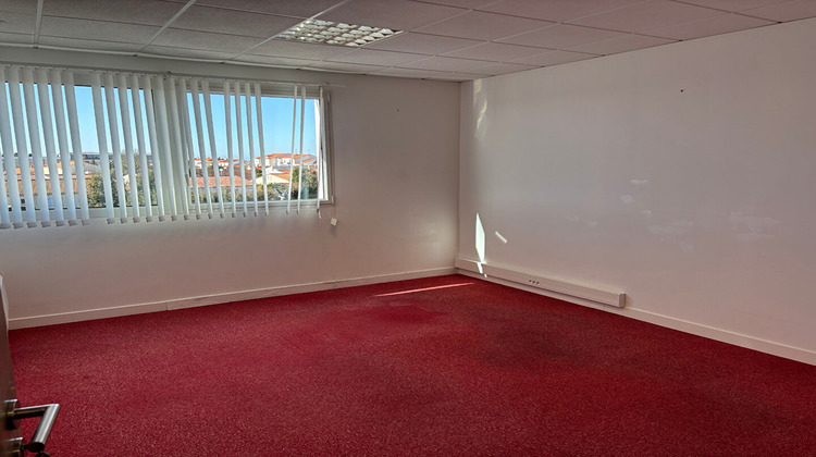 Ma-Cabane - Location Local commercial LES SABLES-D'OLONNE, 144 m²