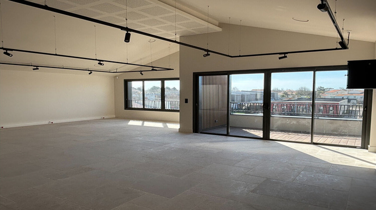 Ma-Cabane - Location Local commercial LES SABLES-D'OLONNE, 97 m²