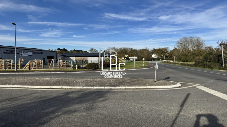 Ma-Cabane - Location Local commercial Les Touches, 472 m²