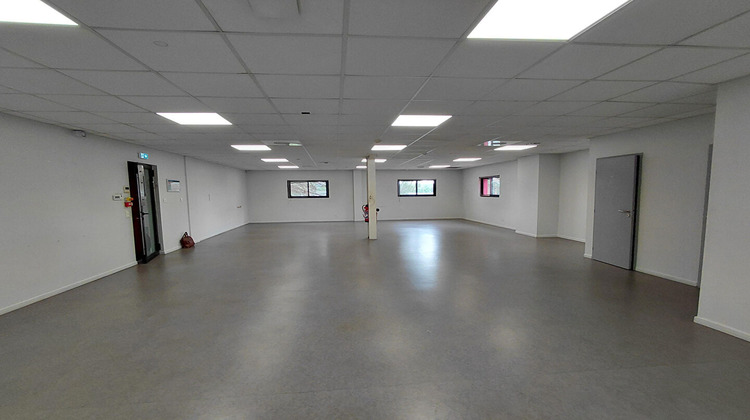 Ma-Cabane - Location Local commercial LESCAR, 135 m²
