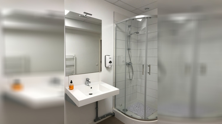 Ma-Cabane - Location Local commercial LESQUIN, 160 m²