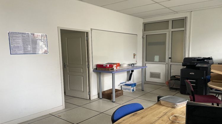 Ma-Cabane - Location Local commercial LIBOURNE, 74 m²