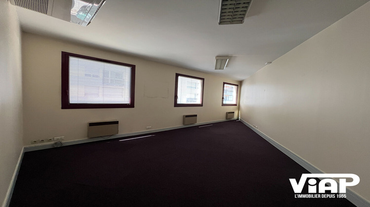 Ma-Cabane - Location Local commercial LIMOGES, 125 m²