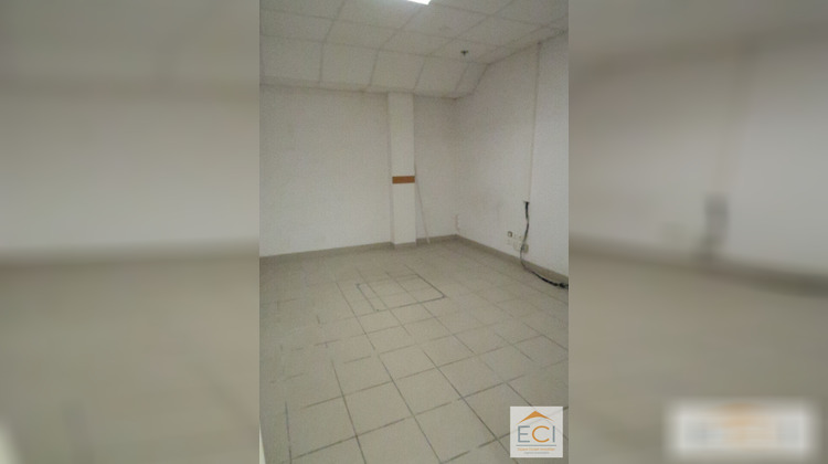 Ma-Cabane - Location Local commercial LIMOGES, 300 m²