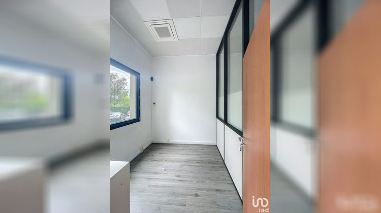 Ma-Cabane - Location Local commercial Limonest, 143 m²