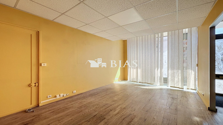Ma-Cabane - Location Local commercial Lisieux, 190 m²