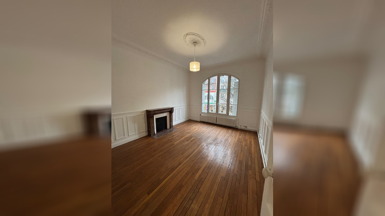 Ma-Cabane - Location Local commercial LIVRY-GARGAN, 60 m²