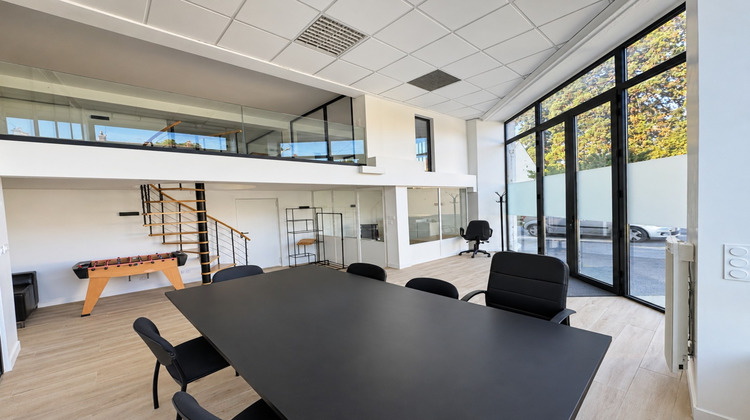 Ma-Cabane - Location Local commercial LONGJUMEAU, 130 m²