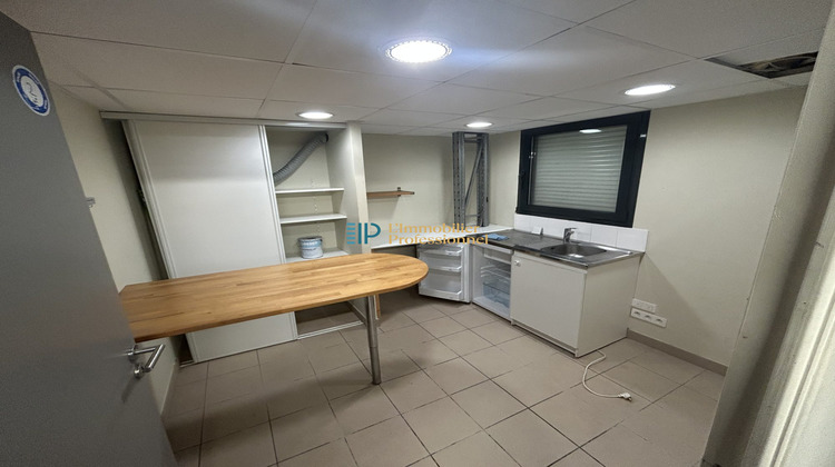 Ma-Cabane - Location Local commercial Lorient, 304 m²
