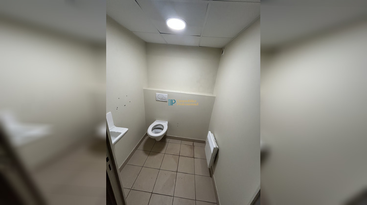 Ma-Cabane - Location Local commercial Lorient, 304 m²